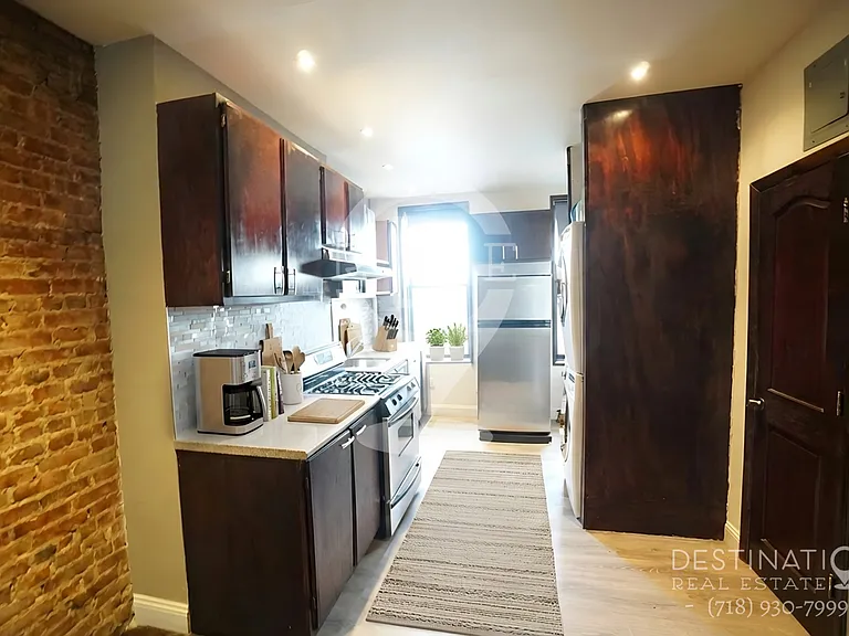 480 3rd Ave #2L — Photo 3