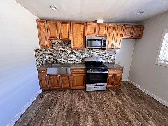 2nd image of 626 W 78th St APT 7
