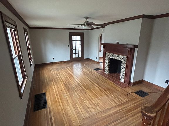 3rd image of 5224 Stewart Ave