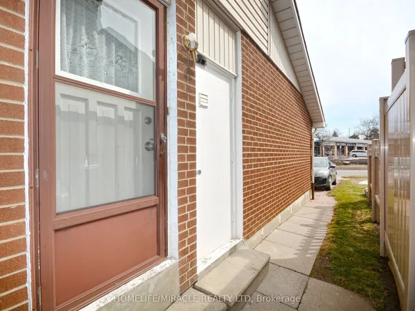 2335 Council Ring Rd, Mississauga, ON L5L 1B9