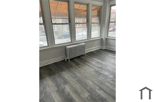 Building Photo - 3737 White Plains Rd #1