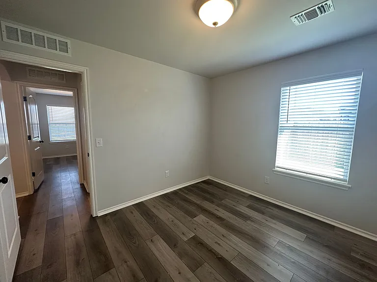 15749 Potomac Dr — Photo 27
