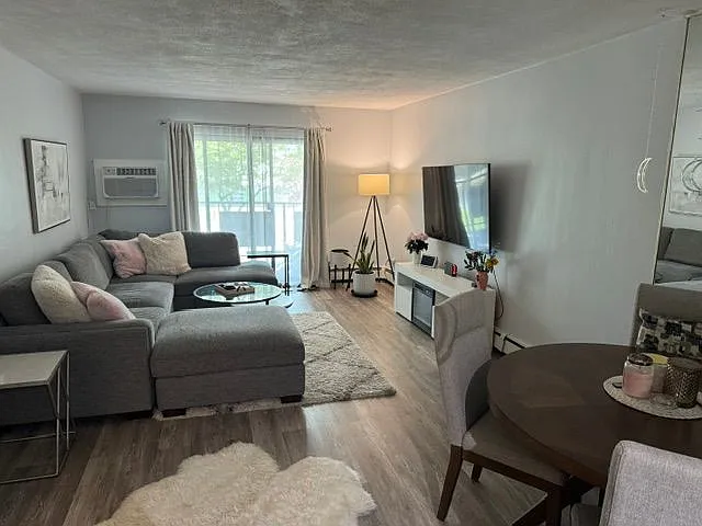 595 Revere Beach Pkwy #33 — Photo 1