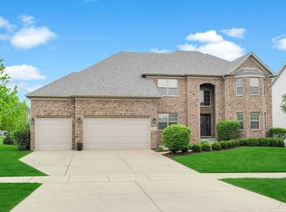 4231 Honey Locust Dr, Naperville, IL 60564