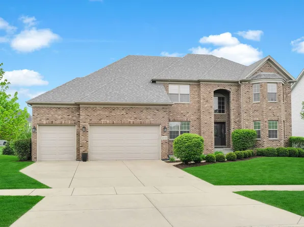 4231 Honey Locust Dr, Naperville, IL 60564