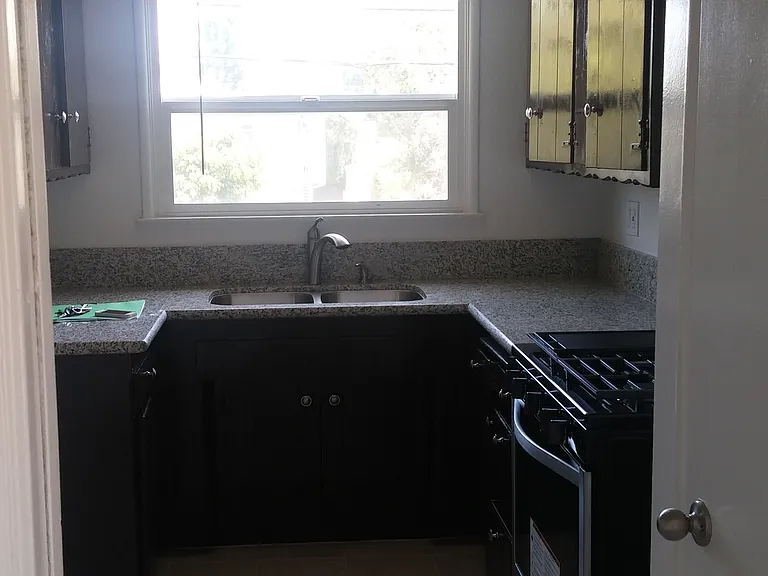 12365 Magnolia Blvd #7 — Photo 3