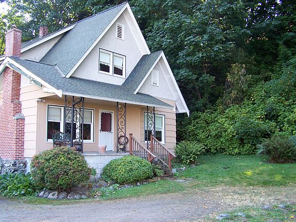 2nd image of 2051 Beach Dr E