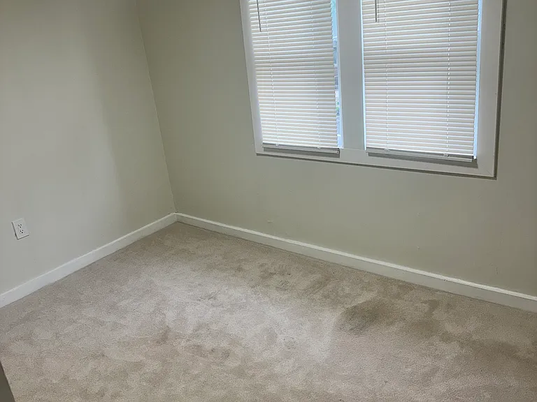 2546 W Medford Ave — Photo 15