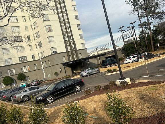 5th image of 172 Kimbrough Pl #402