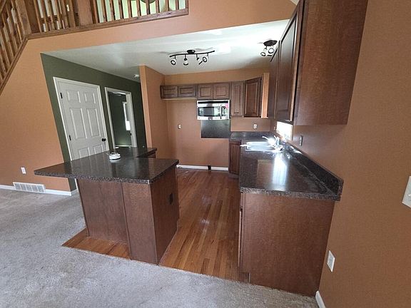 4th image of 5060 N Reserve Rd