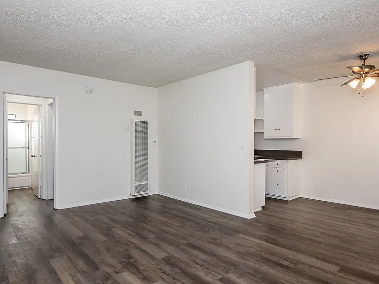 1268 Mariposa St — Photo 32