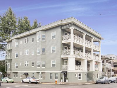 2387 NW Northrup St, Portland, OR, 97210