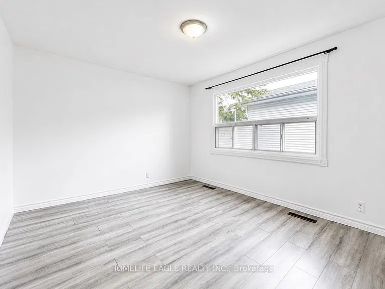 142 Riveredge Dr — Photo 6