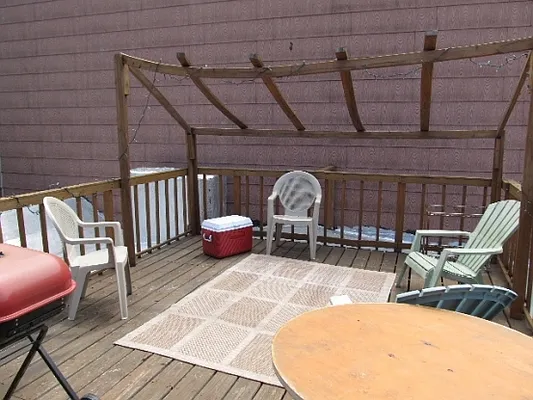 Rented by FlatFinders Realty | media 9