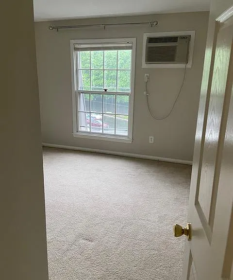 34 Padanaram Rd #317 — Photo 21