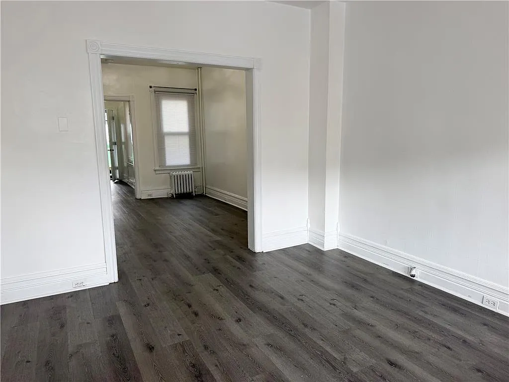 3 bed, 1.0 bath, 1089 sqft, $1,800 — Photo 3
