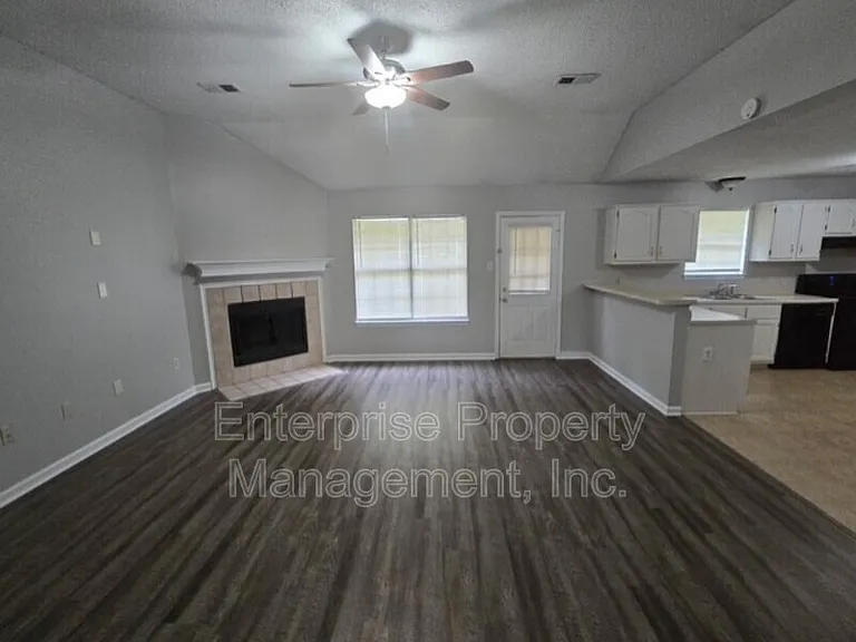 4444 Longtree Cv — Photo 6