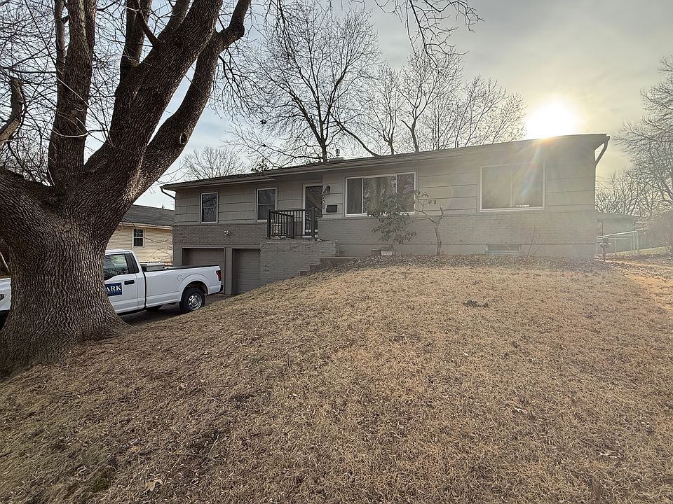 1st image of 4706 N Gladstone Ave