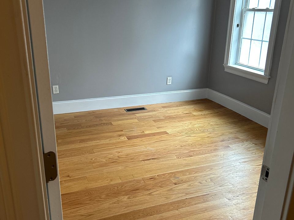 Bright Bedroom with double door closets.