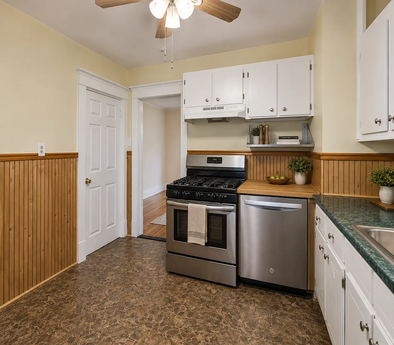 3 bed, 2724 sqft, $1,650 — Photo 3