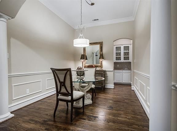 5th image of 4443 Saint Andrews Blvd