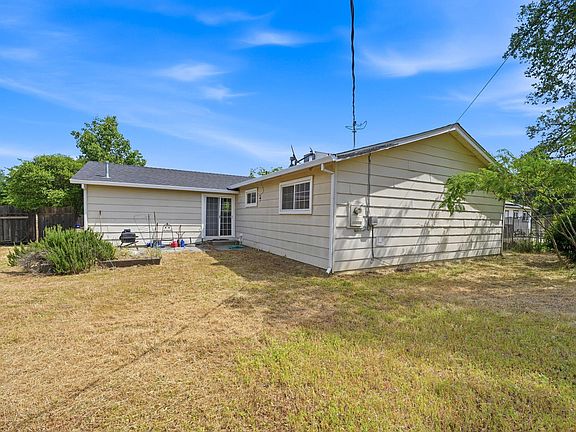 3rd image of 2167 Knobcone Ave