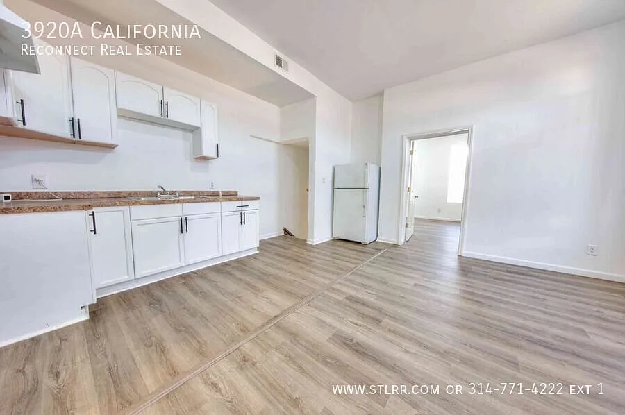 This Updated 2-Bedroom, 1-Bath Apartment Offers Comfortable Living With Modern Touches. Free Half... — Photo 3