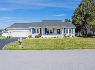 704 17th St, Grottoes, VA 24441