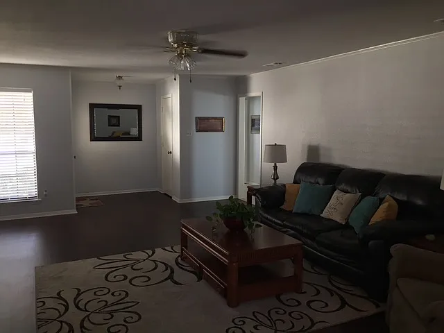 2 bed, 1500 sqft, $1,895 — Photo 3