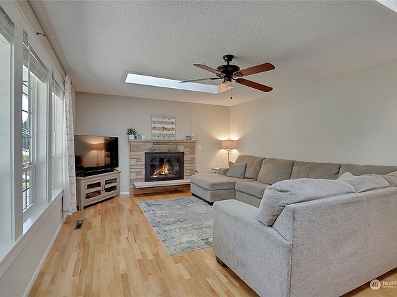 5th image of 10023 98th Street SW