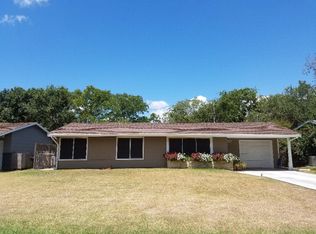 207 Massanet St, Port Lavaca, TX 77979