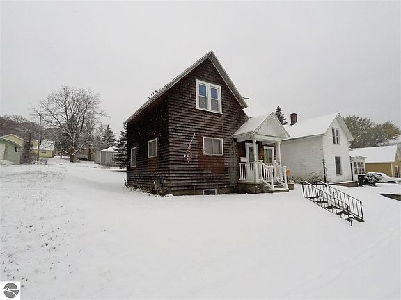 2nd image of 410 E River St