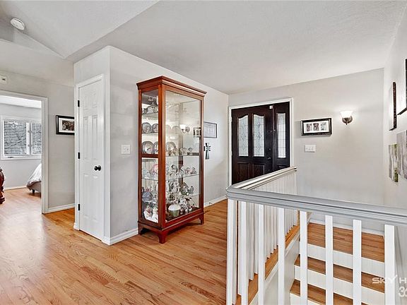 4th image of 11898 Oak Hills Dr