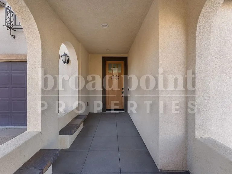 1672 N Las Flores Dr — Photo 4