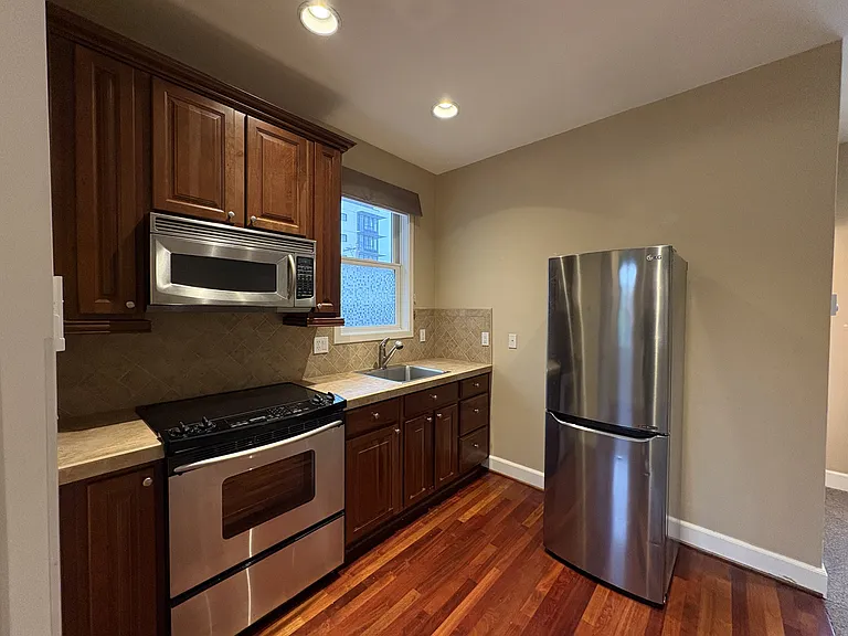 1926 NW Overton St #1 — Photo 5