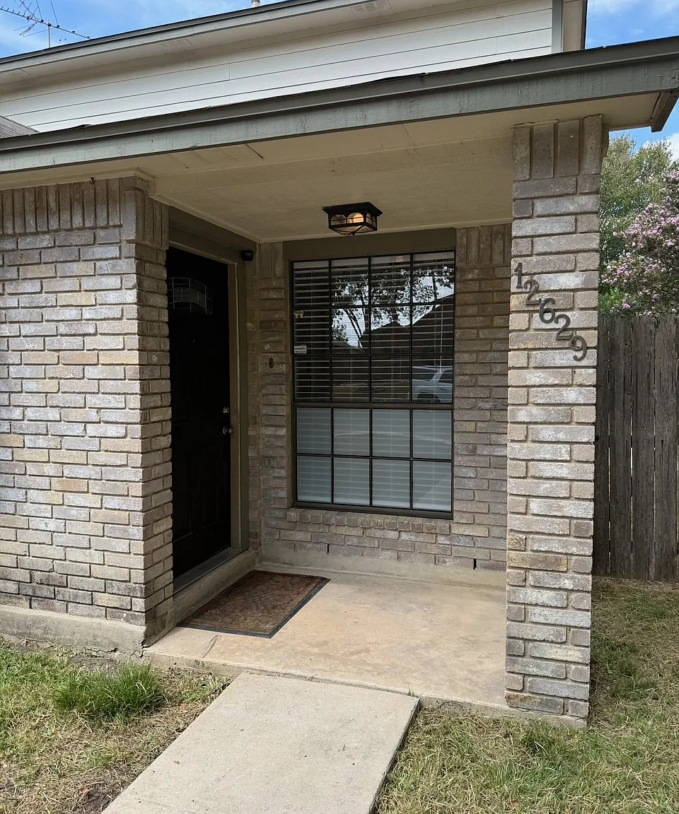 3 bed, 2.5 bath, 1552 sqft, $1,750 — Photo 2