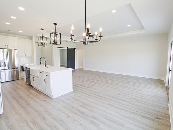 5th image of 72 Sierra Ln