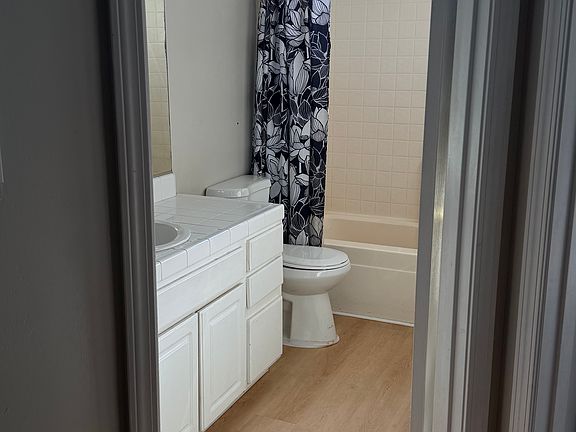4th image of 5825 Sky Lakes Ave