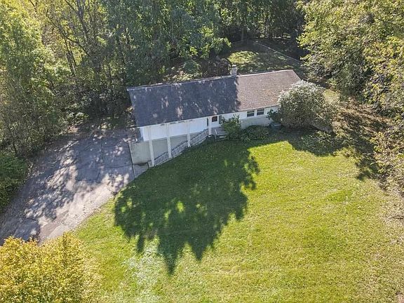 3rd image of 137 W County Road 50 N