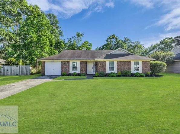 40 Whippoorwill Ln E, Richmond Hill, GA 31324