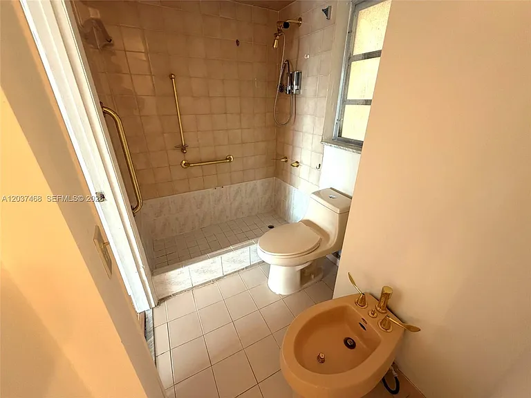 8775 Park Blvd #406 — Photo 12