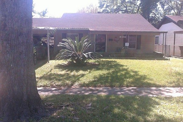 1st image of 8520 Glenview Dr