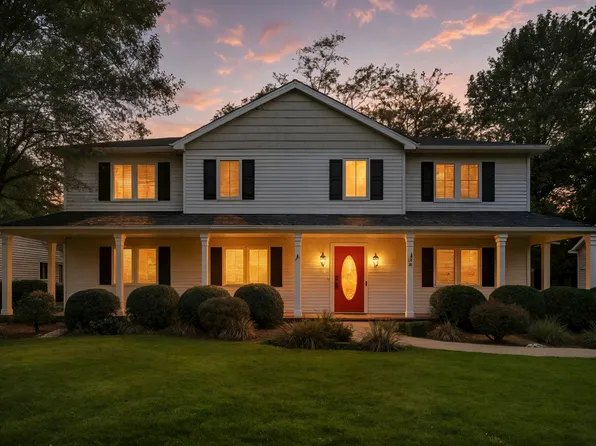 12707 Elsworth St, Leo, IN 46765