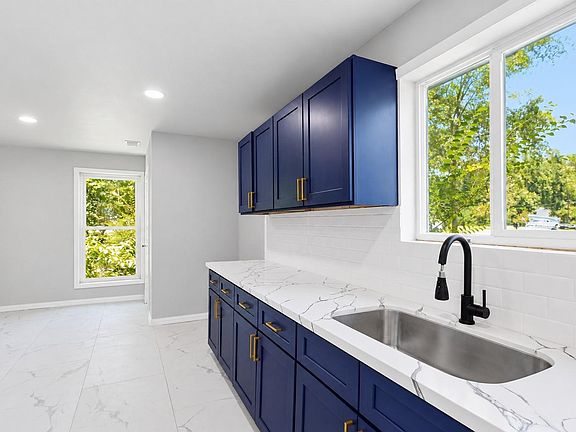 2nd image of 1910 Riverwood Trl
