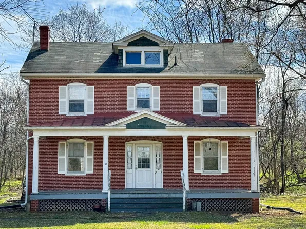 37 Old Charles Town Rd, Berryville, VA 22611