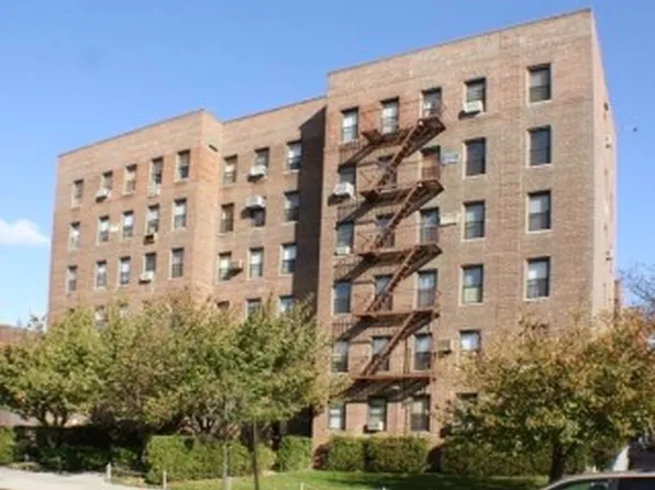 1811 Ocean Parkway image 1 of 1