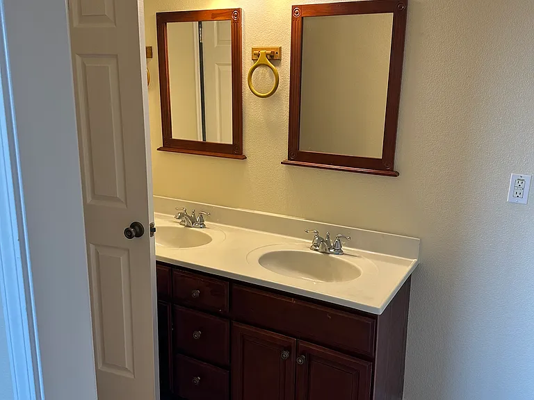 535 Marina Bay Pkwy #C — Photo 12