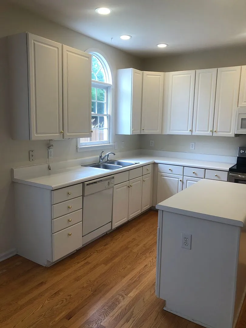 Building Photo - 12 Jade Tree Ct