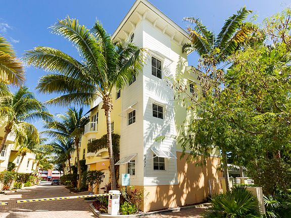 2nd image of 4332 Sea Grape Dr APT 1