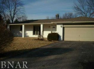 9360 Apollo Rd, Bloomington, IL 61705